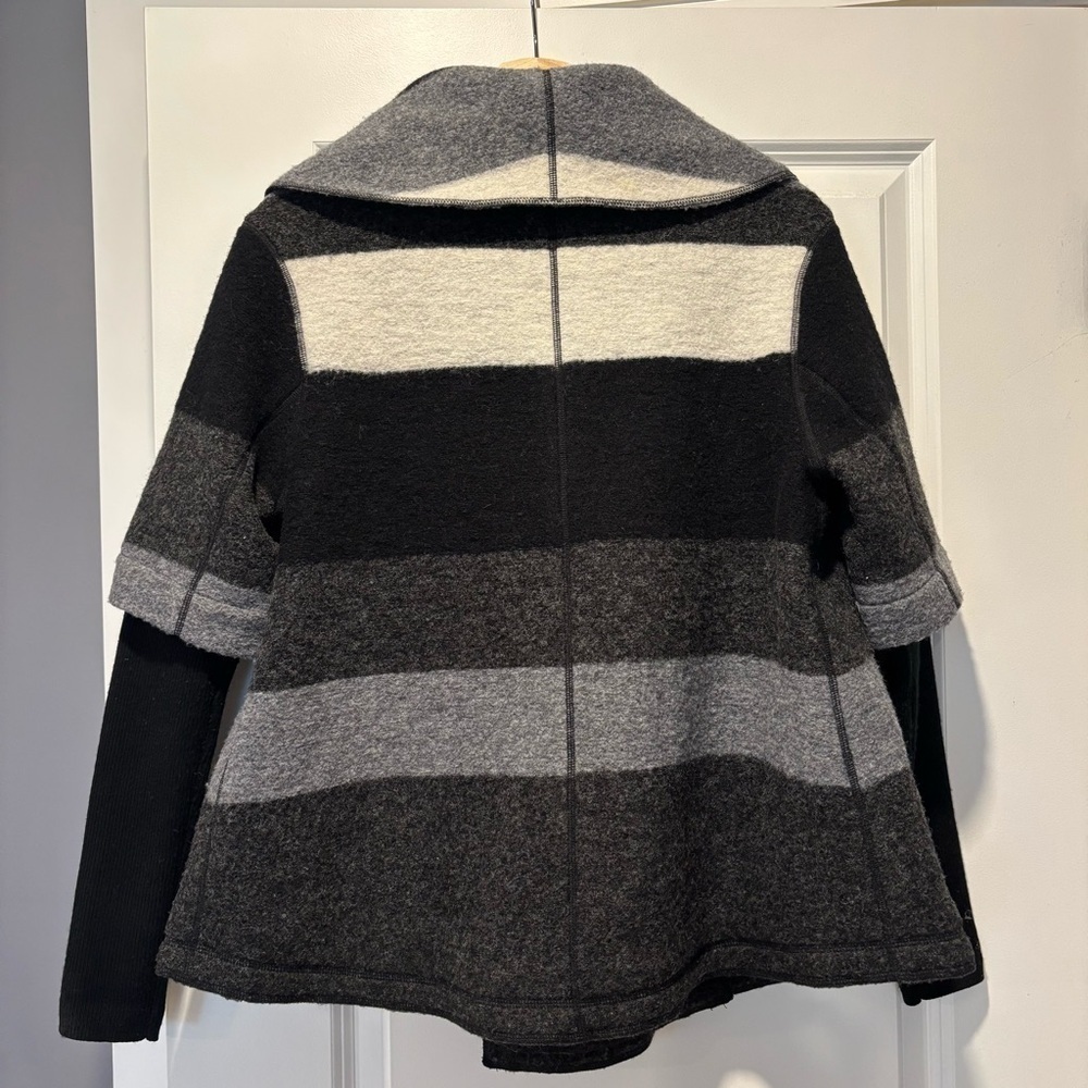 Line Blossom Wool Blend Jacket, Black Grey, Size Small, Classic Quiet Luxury - Picture 2 of 10